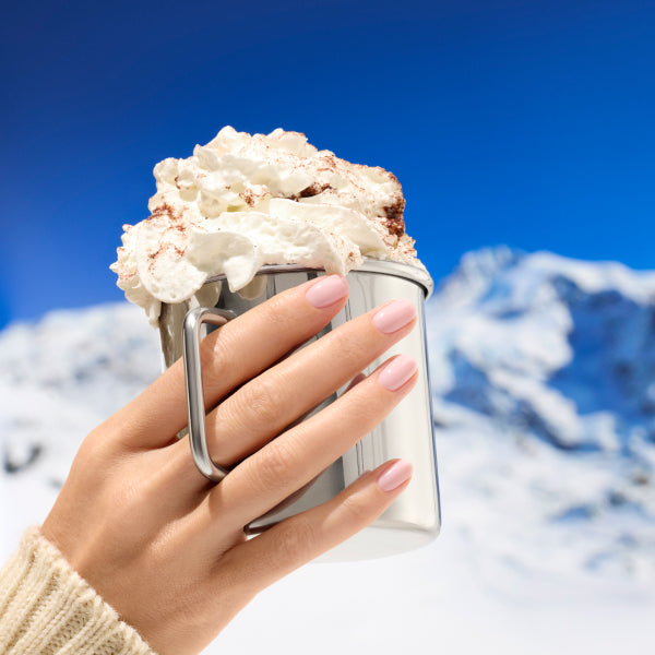 Les couleurs tendances pour vos ongles en janvier 2026