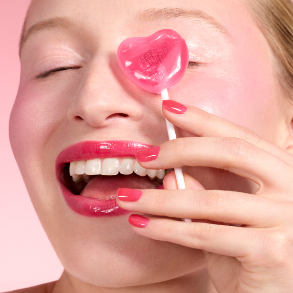 Jelly nails, la manucure effet gelée à suivre en 2026