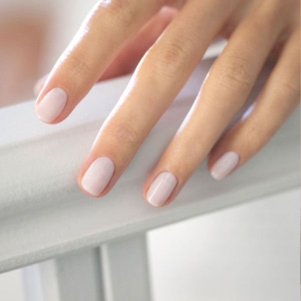 Tendance Milky nails : pour des ongles laiteux, naturels et chics