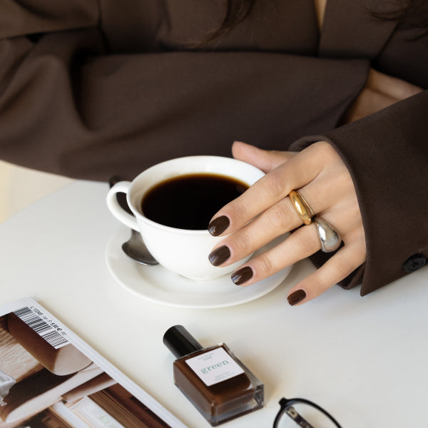 Couleurs ongles novembre : les teintes tendance et nos idées manucure