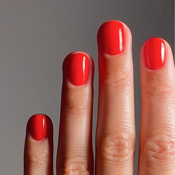Ongles rouges : nuances tendance, idées nail art & conseils
