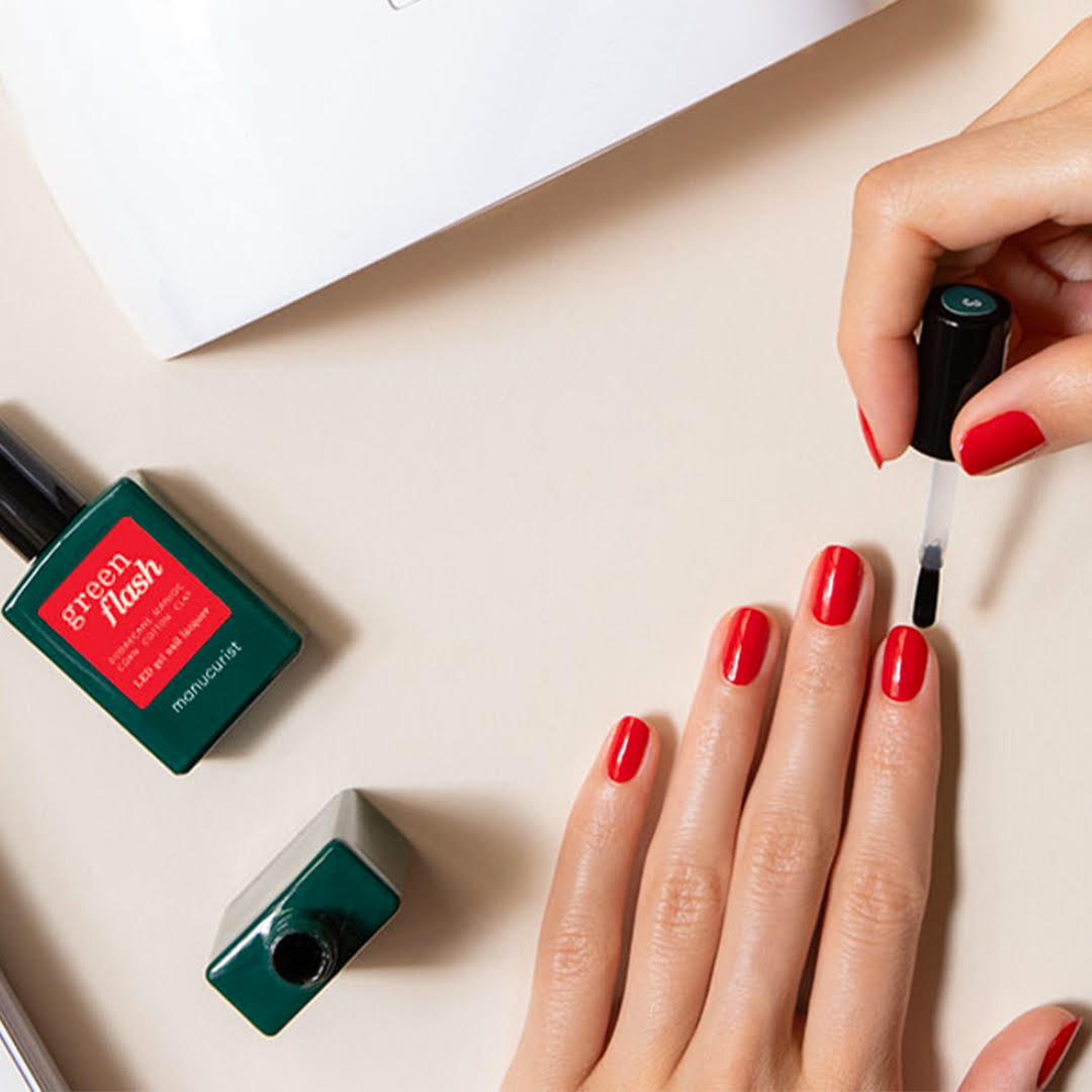 Sensibilisation et allergies : prudence sur ce que vous appliquez sur vos ongles !