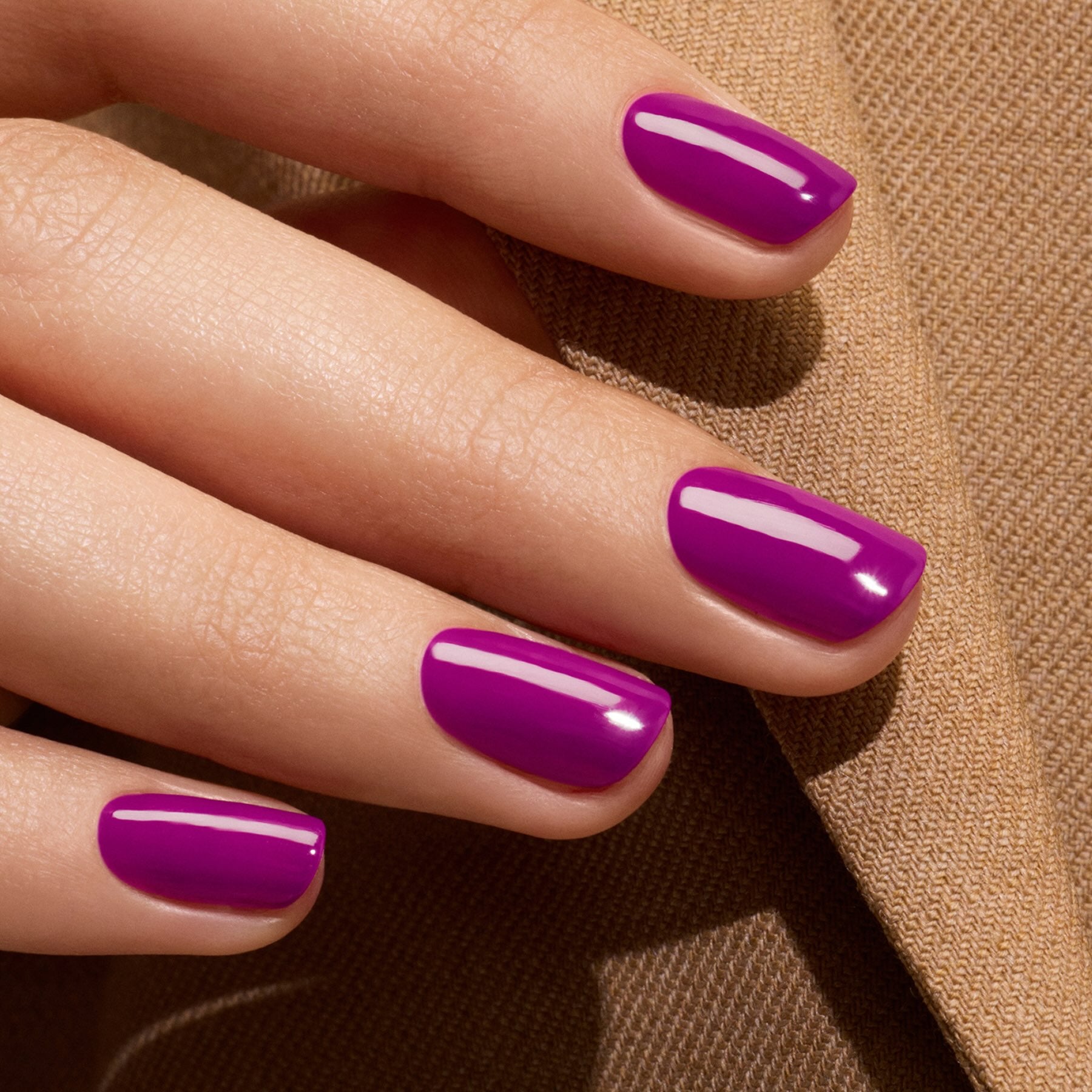 Vernis violet aux sous-tons magenta - Fizz - Vernis à ongles