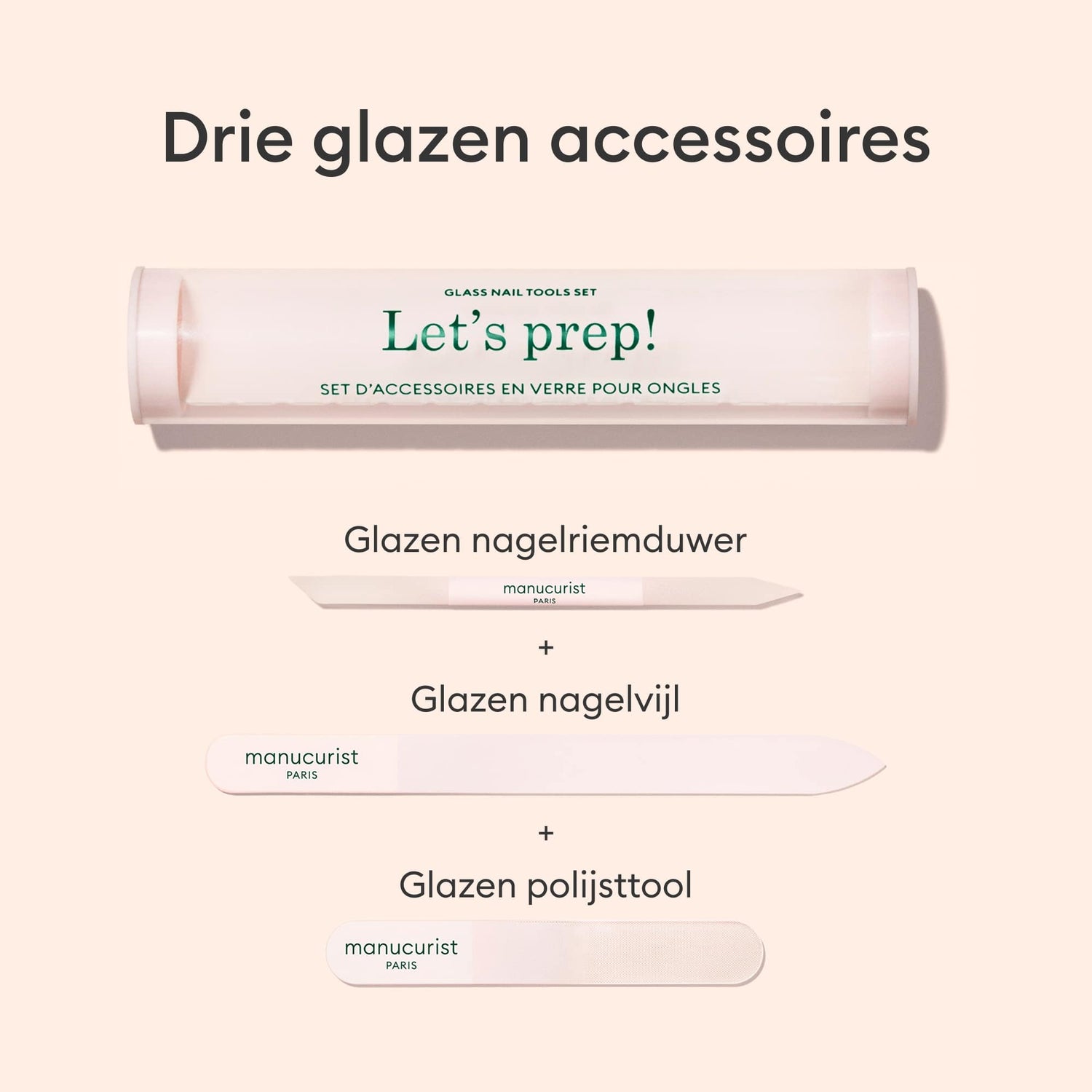 Drie glazen nagelaccessoires