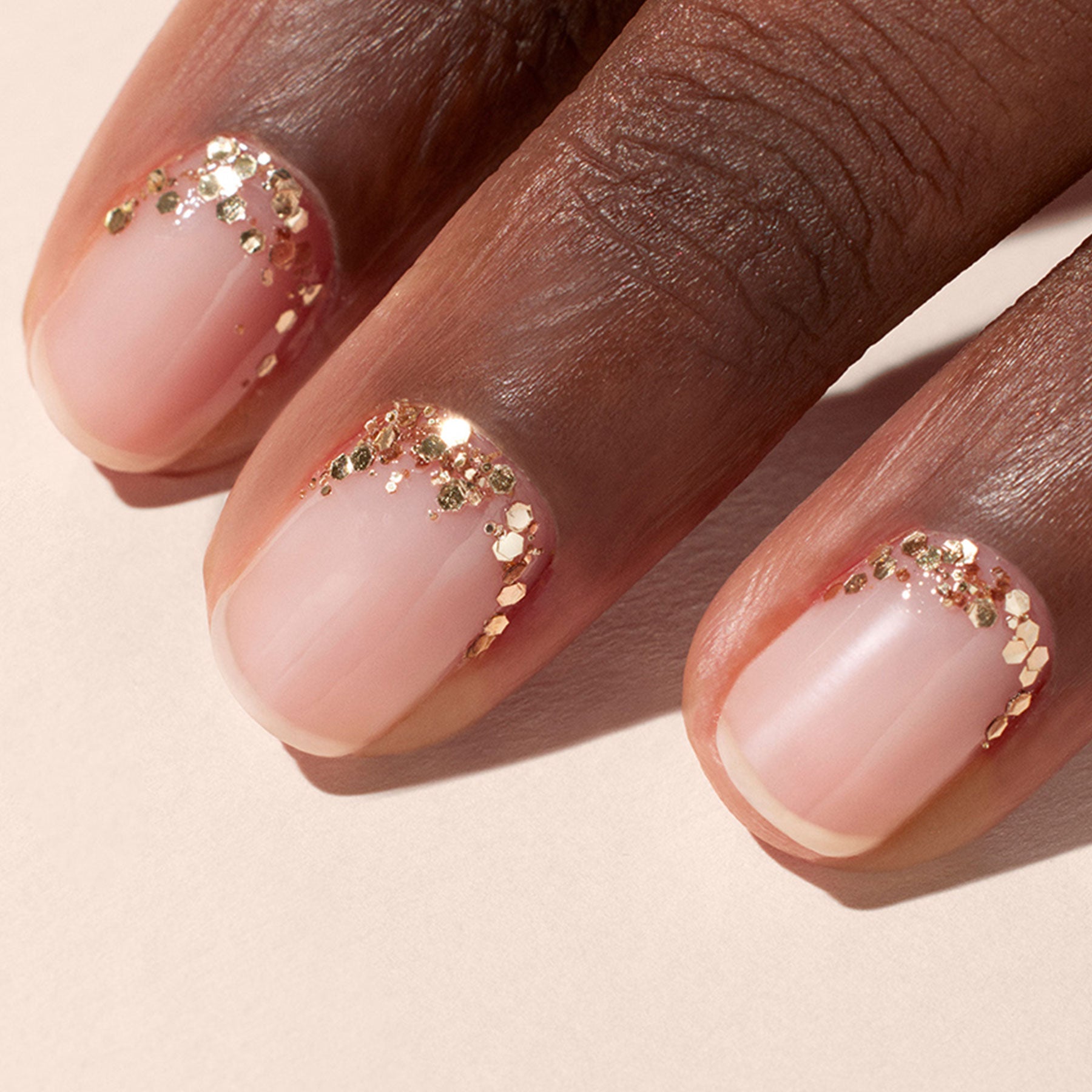 Pin by Aiko De Leon on Nails | Rose gold nails glitter, Rose gold nails,  Gold glitter nails